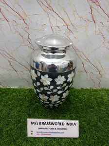 ที่ขายดีที่สุดออนไลน์อลูมิเนียมผู้ใหญ่แม่มุกโลหะสีดำศพโกศสำหรับขี้เถ้ามนุษย์โดย Brassworld อินเดีย - Product Image 3