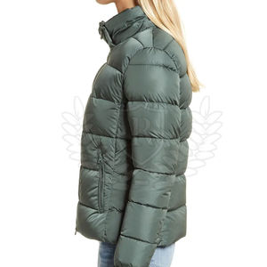 Chaqueta acolchada de invierno para mujer, talla grande, transpirable, brillante, gruesa, con capucha, impermeable, ecológica, con cremallera y memoria. - Product Image 3