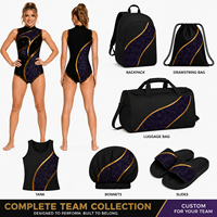 Tenue de majorette personnalisée, justaucorps violet imprimé serpent métallisé, col montant, bordure dorée, sans manches, ensemble de tenue de danse noire