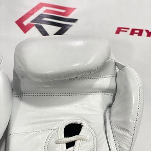 Gants de boxe professionnels personnalisés en cuir de vachette véritable, blancs, à lacets, pour le combat et le sparring, OEM ODM - Product Image 4