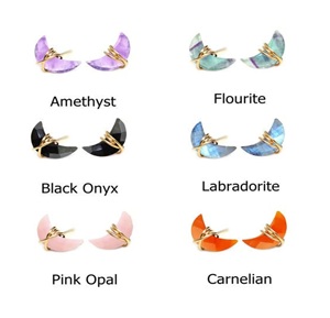 Carnelian เฉดสีมือแกะสลัก Briolette เสาเสี้ยวครึ่งดวงจันทร์รูปร่างอัญมณีทองจีบลวดห่อต่างหูสตั๊ด - Product Image 4