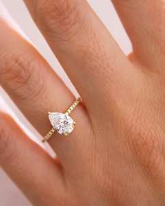 Bague de fiançailles en diamant taillé poire 10x8mm | Bague de mariage de mariée solitaire pavé | Bague en argent sterling plaqué or 18 carats - Product Image 1