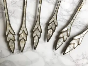 Colección de cucharas decorativas artesanales elegantes, cubiertos de metal de diseñador para cenas elegantes e interiores elegantes para el hogar - Product Image 5