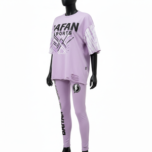 Conjunto Deportivo Premium de Camiseta de Algodón de 300GSM y Leggings de 260GSM con Paneles de PVC Reflectantes Iridiscentes y Logotipo Personalizado - Product Image 4