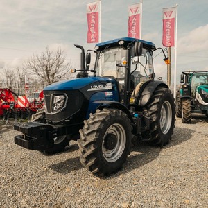 Tractor Lovol M904, máquina agrícola 4WD de servicio pesado con potente motor diésel y diseño duradero para un uso agrícola eficiente - Product Image 1