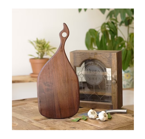 Planche à découper en bois de haute qualité pour forme carrée et poignée de tir et couleur bois naturel et au meilleur prix - Product Image 2