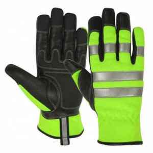 ถุงมือผู้รักษาประตูฟุตบอลคุณภาพสูง ดีไซน์ล่าสุด พิมพ์โลโก้ตามสั่ง สวมใส่สบาย สำหรับทุกเพศทุกวัย SPORTS WORLD รุ่น SWB-79 - Product Image 1