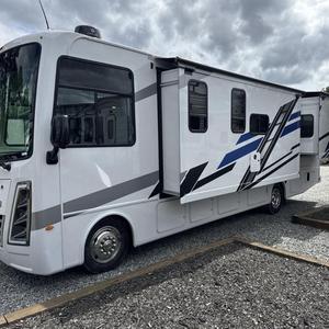 รถบ้านอลูมิเนียมสุดหรู รุ่น FREEDOM TRAVELER B30 ภายในกว้างขวาง เตียงคิงไซส์ มาตรฐานยูโร 4 เกียร์อัตโนมัติ เบาะหนัง ล้อแม็ก R17 พร้อมครัว - Product Image 6