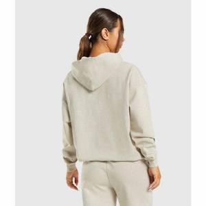 Conjuntos de Ropa de Invierno para Mujer: Sudadera con Capucha Oversize, Top Corto de Gimnasio y Jogger con Logotipo Personalizado y Detalle de Punto Largo - Product Image 6