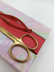 Ciseaux professionnels durables de haute qualité à ressort, en acier inoxydable doré, à lame courbée, pour bébé, ciseaux à sourcils, logo personnalisé - Product Image 5