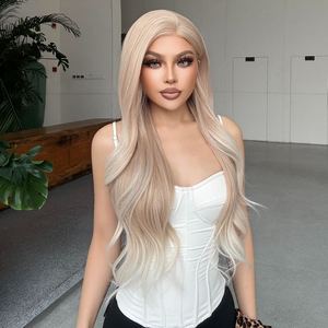 Perruque synthétique Rosalie-DWY 136 à raie libre, ondulée, blond clair champion, avec dentelle transparente sur le devant - Product Image 1