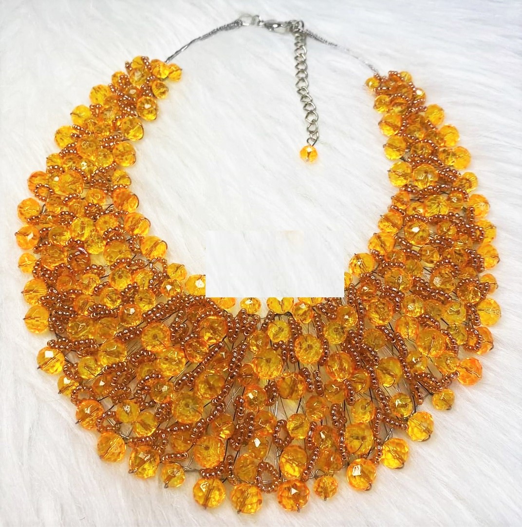 สีเหลือง