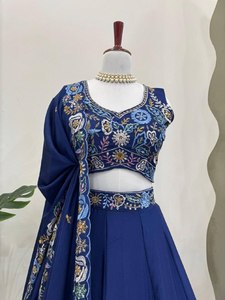 Superventas Nevy Blue diseñador indio tradicional Chinon bordado de seda Lehenga Choli Dupatta sin arrugas para fiestas de verano - Product Image 3