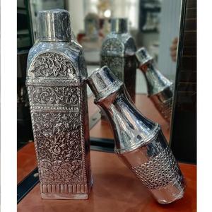 Bouteille d'eau en cuivre artisanale au design unique et élégant, bouteille d'eau en cuivre de haute qualité pour la maison et les voyages - Product Image 4