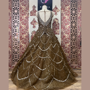 Vestido marrón café de moda intrincado multicolor Beat adornos de hilo de lentejuelas para ocasiones nupciales festivas indio pakistaní - Product Image 4