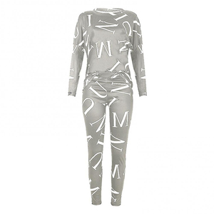 Gran oferta 2025, conjunto de chándal para correr con patrón sólido para mujer, ropa de entrenamiento de invierno personalizable - Product Image 2