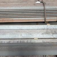 Baja Profil L Ukuran Khusus Hot Rolled Equal Angle Steel ASTM A36 Q235B MS untuk Konstruksi Tiang Komunikasi dan Rangka Grid