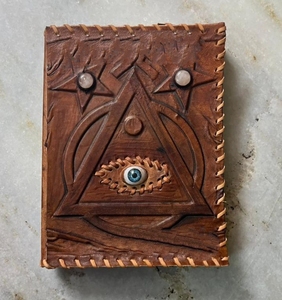 Revues en cuir sur le thème des yeux sur mesure dans des couvertures de gaufrage à thème vintage faites à l'aide de papiers faits à la main en coton - Product Image 4