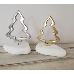 Conjunto de escultura de árbol de Navidad de Metal minimalista moderno elegante aluminio y latón en base de piedra blanca escultura de mesa - Product Image 1