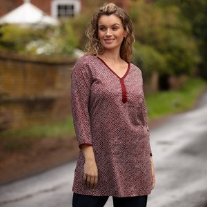 Kurta ขายาวผ้าฝ้ายน้ำหนักเบา100% ดีไซน์ลายจุดสีแดงเบอร์กันดี2สไตล์ทุกขนาด - Product Image 1