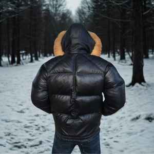 Veste d'hiver matelassée en cuir moderne avec capuche, offrant un confort thermique amélioré et une sensation intérieure douce. - Product Image 6
