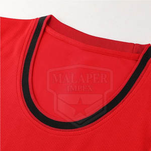 Conjuntos de camiseta de baloncesto de último diseño para hombres, uniforme portátil de doble cara transpirable y de secado rápido - Product Image 3