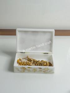 Boîte à bijoux élégante et unique faite à la main en marbre blanc incrusté de 10x15cm, beau cadeau décoratif pour les femmes - Product Image 3