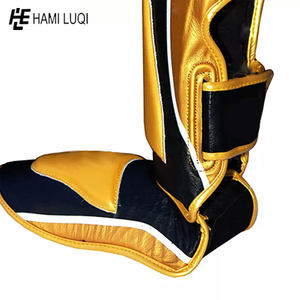 Offre Spéciale de haute qualité personnalisé protège-tibia sangles fabriqué en usine en cuir formation protège-tibias Muay Thai boxe haut formation Protection - Product Image 4