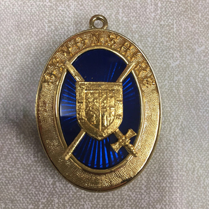 เครื่องราชกกุธภัณฑ์ผ่านมางานฝีมือช่างทำมือปกอัญมณีสีทอง - Product Image 5