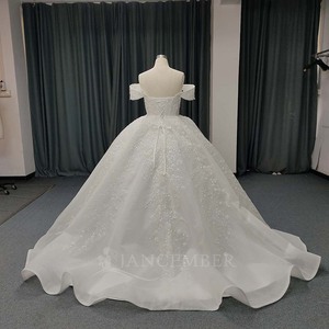 ANY195 Elegantes Vestidos de Novia con Cuello Barco y Bordado de Encaje - Product Image 4