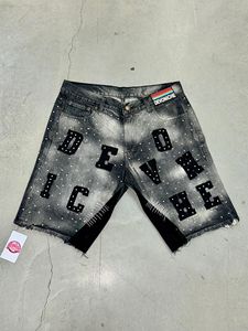 กางเกงยีนส์ขาสั้นผู้ชายแบบสั่งทำพิเศษ ขายดีปี 2025 ผ้าเดนิม 100% ประดับคริสตัลเพชร แถบข้างลายเพชร กางเกงยีนส์ขาสั้นซักฟอกสำหรับผู้ชาย - Product Image 3