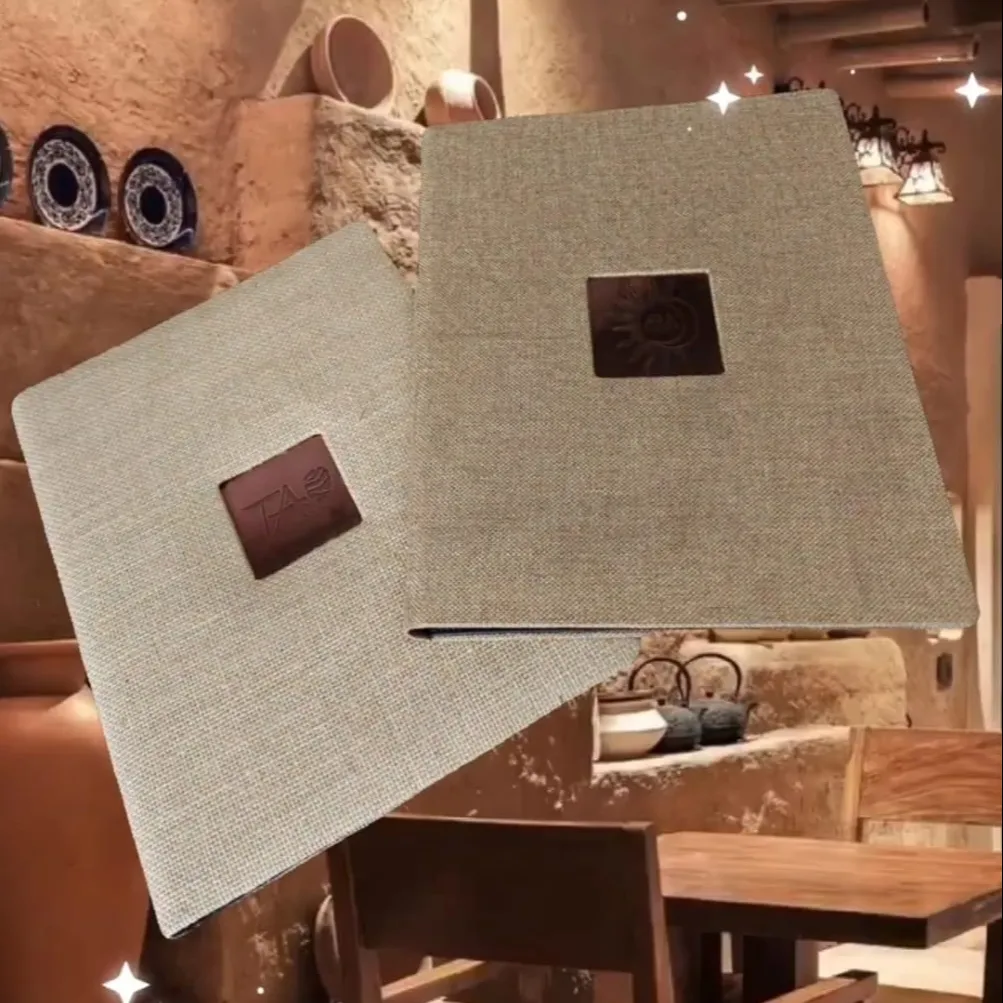 Copertina del Menu in materiale di lino di iuta per il design premium del ristorante e la qualità della similpelle all'interno con logo in lamiera