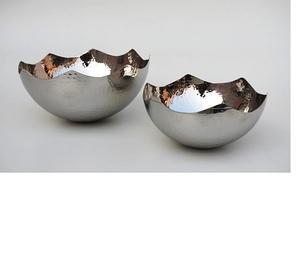 Bol de service en acier inoxydable poli japonais avec fini miroir idéal pour les fêtes et les événements à la maison de cuisine - Product Image 1