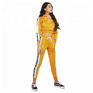 Ensemble 2 pièces pour femme : sweat à capuche court en polaire imprimé personnalisé et pantalon de jogging, grande taille, maternité, survêtement d'hiver, couleur personnalisée - Product Image 1