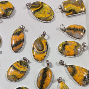 Colgante hecho a mano de jaspe de Bumble Bee de Plata de Ley 925 más caliente de alta calidad a la venta - Product Image 1