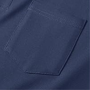Polo bleu marine, vêtement décontracté élégant et polyvalent, conçu pour un look moderne, épuré et confortable au quotidien. - Product Image 3