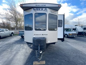 Used 2016 F-o-r-e-s-t R-i-v-e-r Salem V-i-l-l-a C-l-a-s-s-i-c 400R-E-T-S - Product Image 4