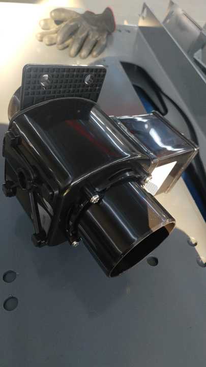 Electromagnetic drain valve for commercial washing machine