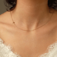 Chaîne fine personnalisable en argent sterling 925 plaqué or rose 14 carats avec croix minimaliste chrétienne sur le côté pour femme – Meilleures ventes