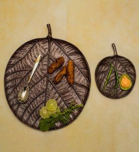 Vaisselle de table pour plateau de service à feuilles rondes en métal fait à la main Vaisselle de taille personnalisée en gros pour table de restaurant Ensemble de fête et d'événement - Product Image 4