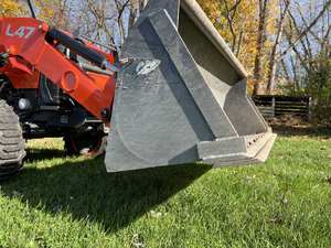 Chargeuse-pelleteuse à faible nombre d'heures, KUBOTA L47 2020, marque de premier plan, bon état et très peu d'heures, prête à être expédiée/dans le monde entier - Product Image 4