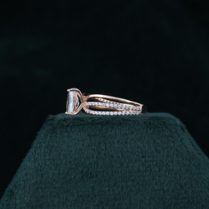 Anillo de compromiso con vástago dividido chapado en oro rosa de 18 quilates, Halo oculto con corte radiante, Diamante cultivado en laboratorio, regalo de cumpleaños perfecto - Product Image 2