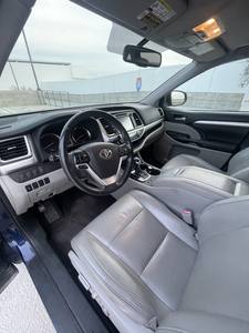 IMPRESIONANTE Toyota Highlander XLE 2017, TRANSMISIÓN AUTOMÁTICA, MOTOR V6, TRACCIÓN EN LAS 4 RUEDAS - Product Image 5