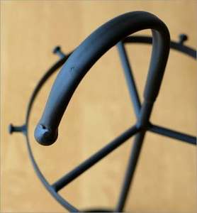 Porte-parapluie personnalisé au design antique, noir à double teinte, parfait pour la décoration du hall de la maison, les accents décoratifs. - Product Image 2