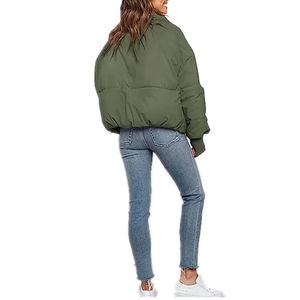 Veste matelassée légère, respirante, imperméable, à capuche et zippée pour femme - Product Image 4