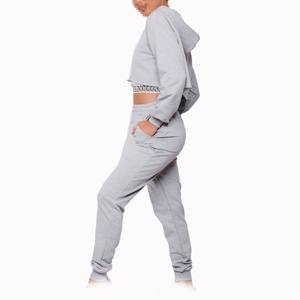 Ensemble jogging et sweat à capuche court pour femme, en molleton de coton, coupe décontractée, taille à cordon, streetwear, vêtement deux pièces, production OEM - Product Image 2