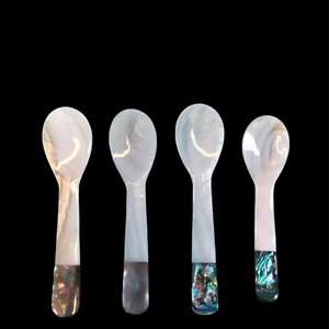 Cuillère à nacre pour restaurants Michelin Star Cuillère à coquille faite à la main pour le caviar et l'usage culinaire - Product Image 6