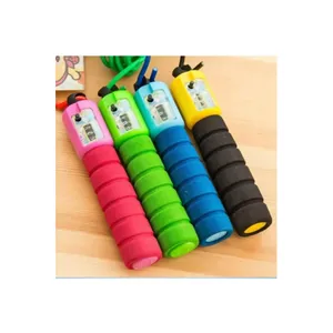 Corde à sauter avec poignée et compteur pour l'entraînement et les exercices à domicile - Product Image 3
