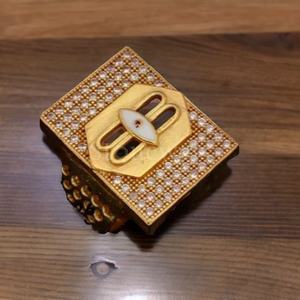 Bague de mariage Hip Hop en or massif 14 carats de luxe avec moissanite œil de dieu sertie à griffes, bijou moderne et audacieux pour enfants et unisexe - Product Image 4