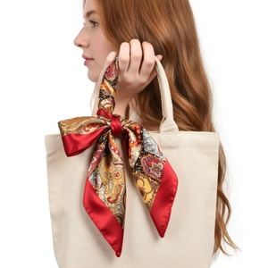Écharpe carrée effet soie pour la décoration de sacs et le recouvrement des poignées, avec motif Paisley vintage - Product Image 1